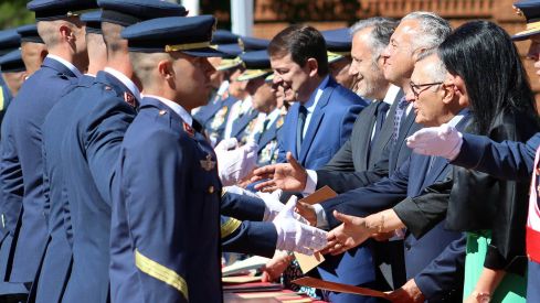 El rey preside la entrega de reales despachos en la ABA León26