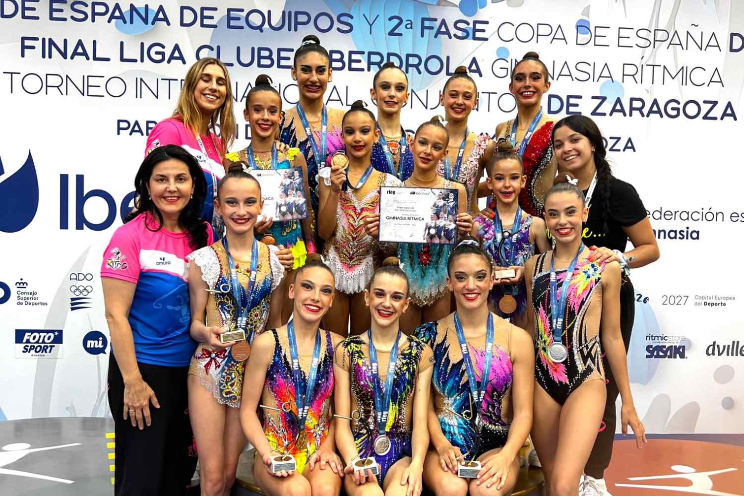 Seis equipos del Club Ritmo de León consiguen subirse al podio en el Campeonato de España 