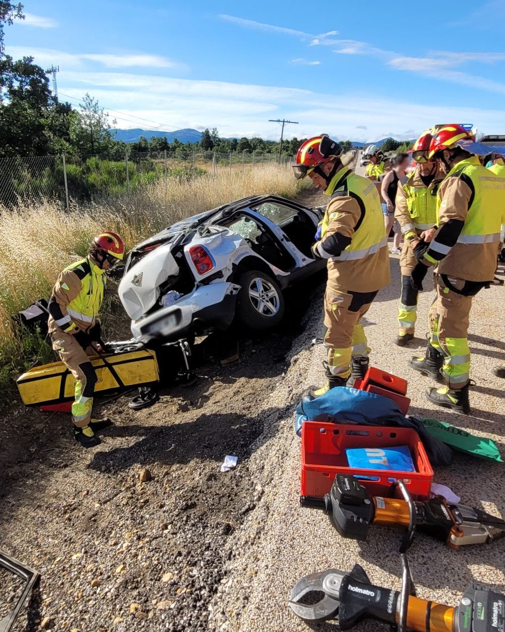 Cuatro personas heridas, entre ellas un bebé de 10 meses, en un accidente en la Venta de la Tuerta (León)