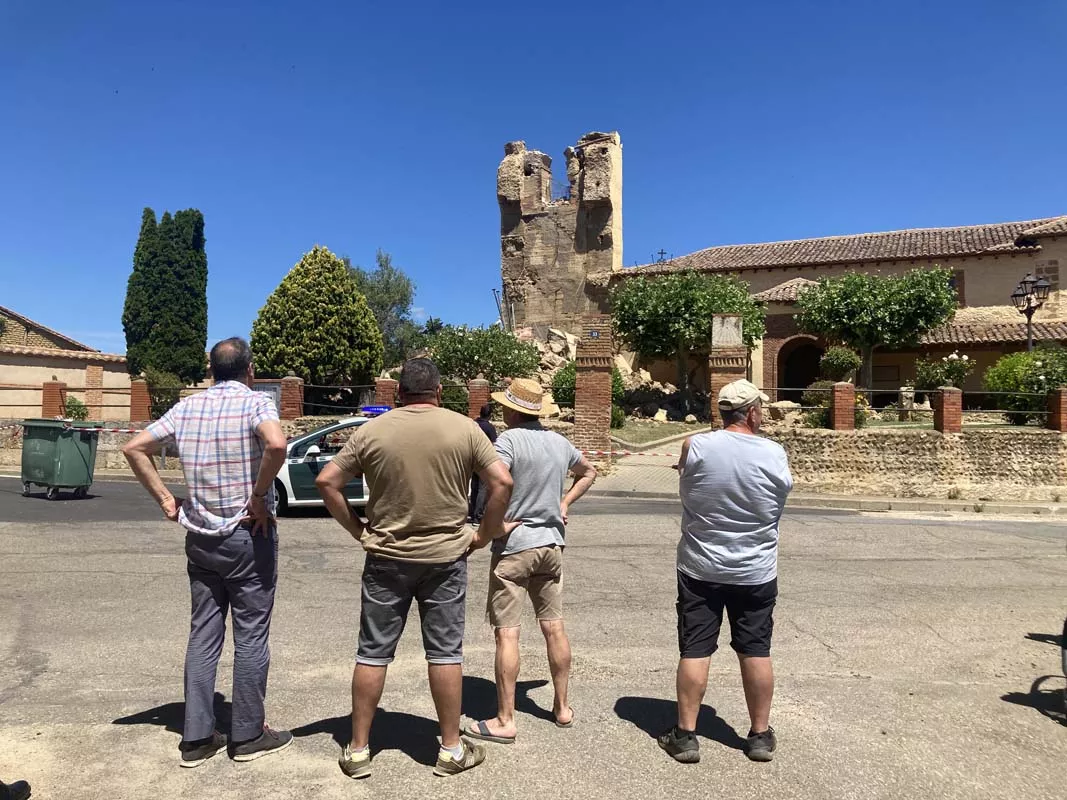  Se desploma la torre de la iglesia de Villaturiel (León)