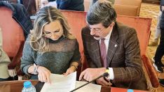 Blanca Herreros e Ildefonso del Fueyo, que pasará al grupo de concejales no adscritos en el Ayuntamiento de León