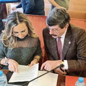 Blanca Herreros e Ildefonso del Fueyo, que pasará al grupo de concejales no adscritos en el Ayuntamiento de León