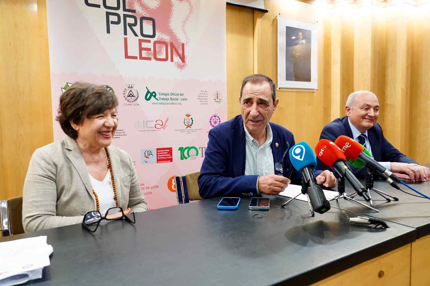 Rueda de prensa sobre el estado del ámbito de la salud mental en León (3)