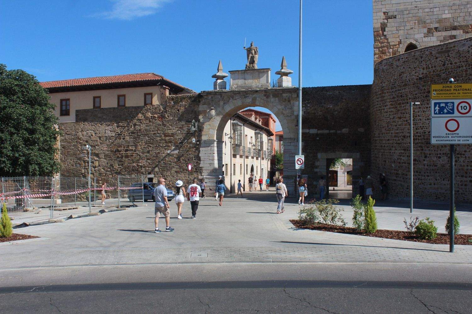 Zona peatonal en la plaza del Espolón en León