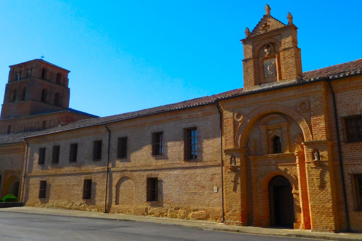 Monasterio San Pedro de Dueñas - Turismo Sahagún