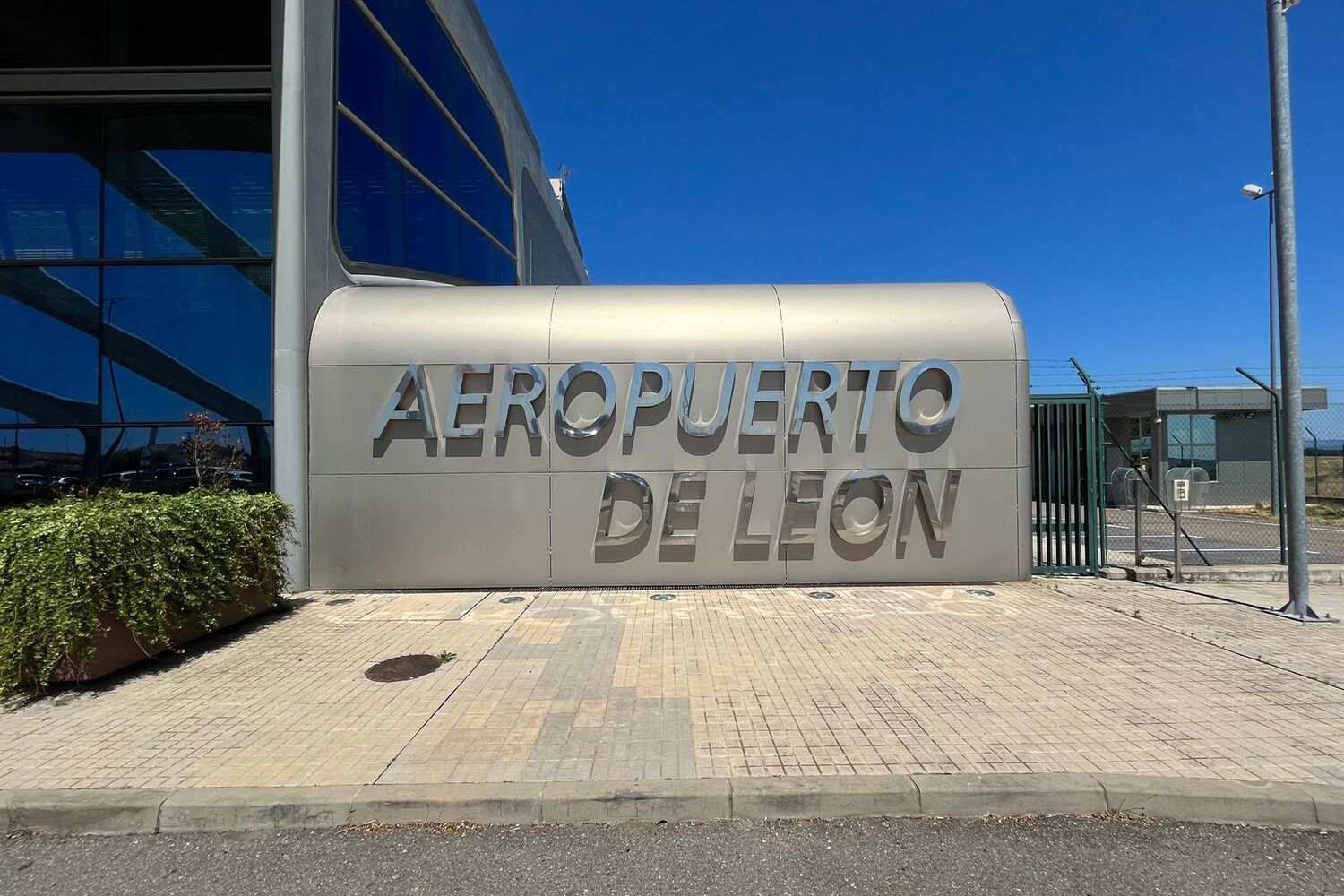 El Aeropuerto de León se cuela en el Top 10 de peores de España para los viajeros