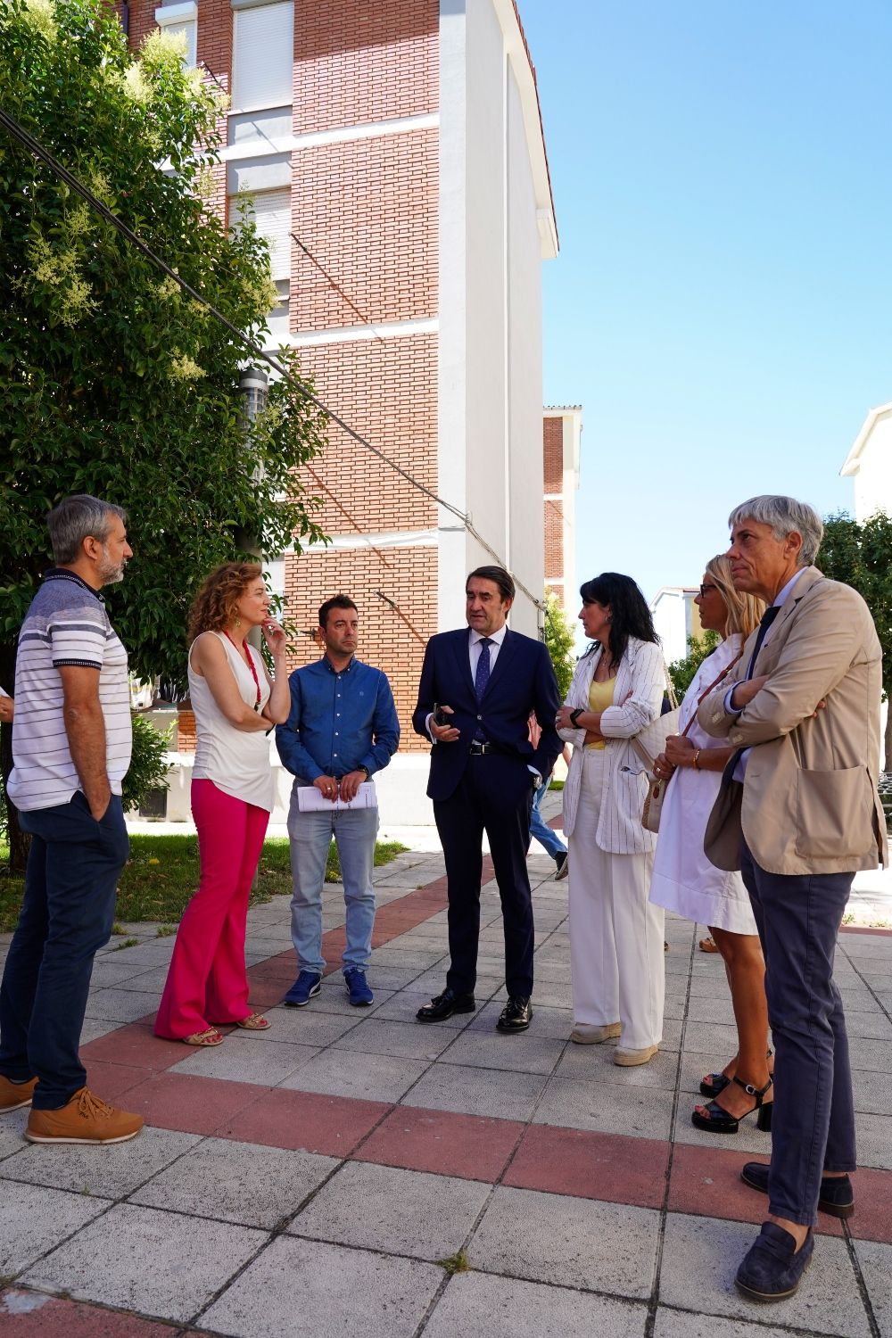  El consejero de Medio Ambiente visita el ARRU de San Andrés del Rabanedo (León)