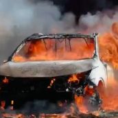 Un coche queda calcinado a la altura de Valdefresno (León)