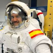 Pablo Álvarez durante su prueba de traje espacial. Imágenes compartidas por Pablo en sus redes sociales