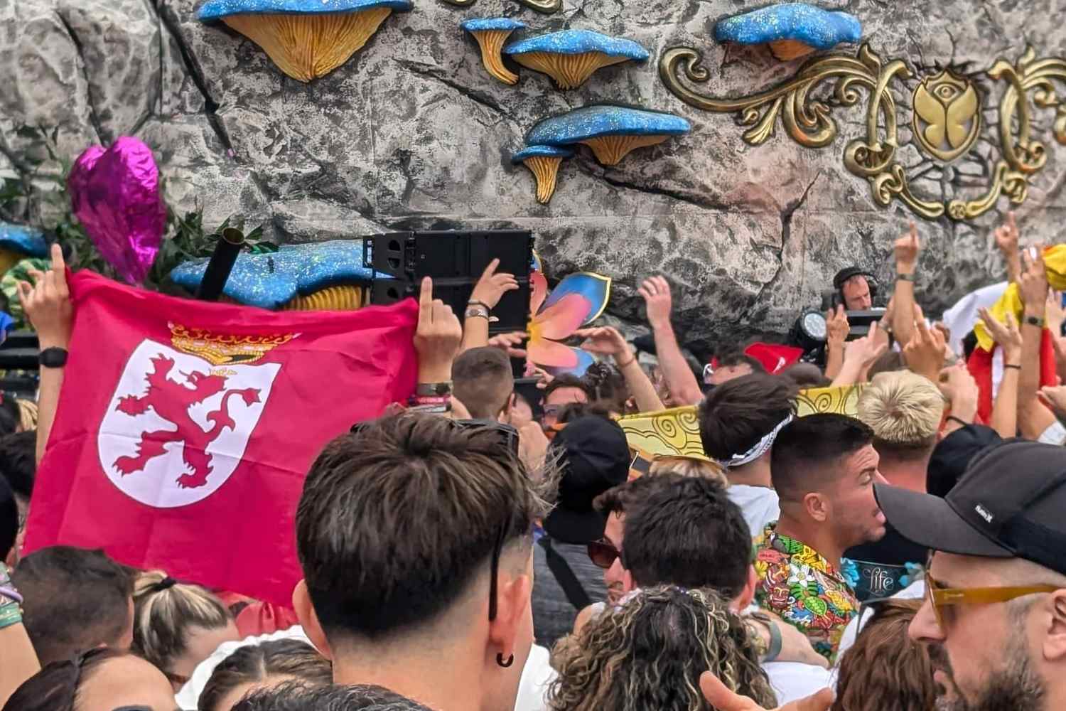 León se cuela en Tomorrowland, el festival de la música electrónica más importante del mundo | Gonzalo Sánchez