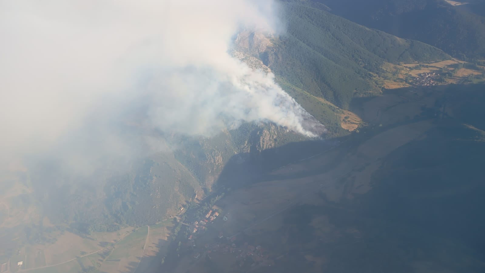 Declarado un incendio forestal en Boca de Huérgano (León)