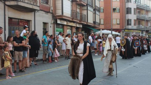 Desfile, campamento y mercado de Astures y Romanos75