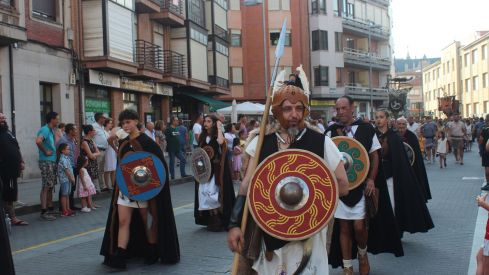 Desfile, campamento y mercado de Astures y Romanos76