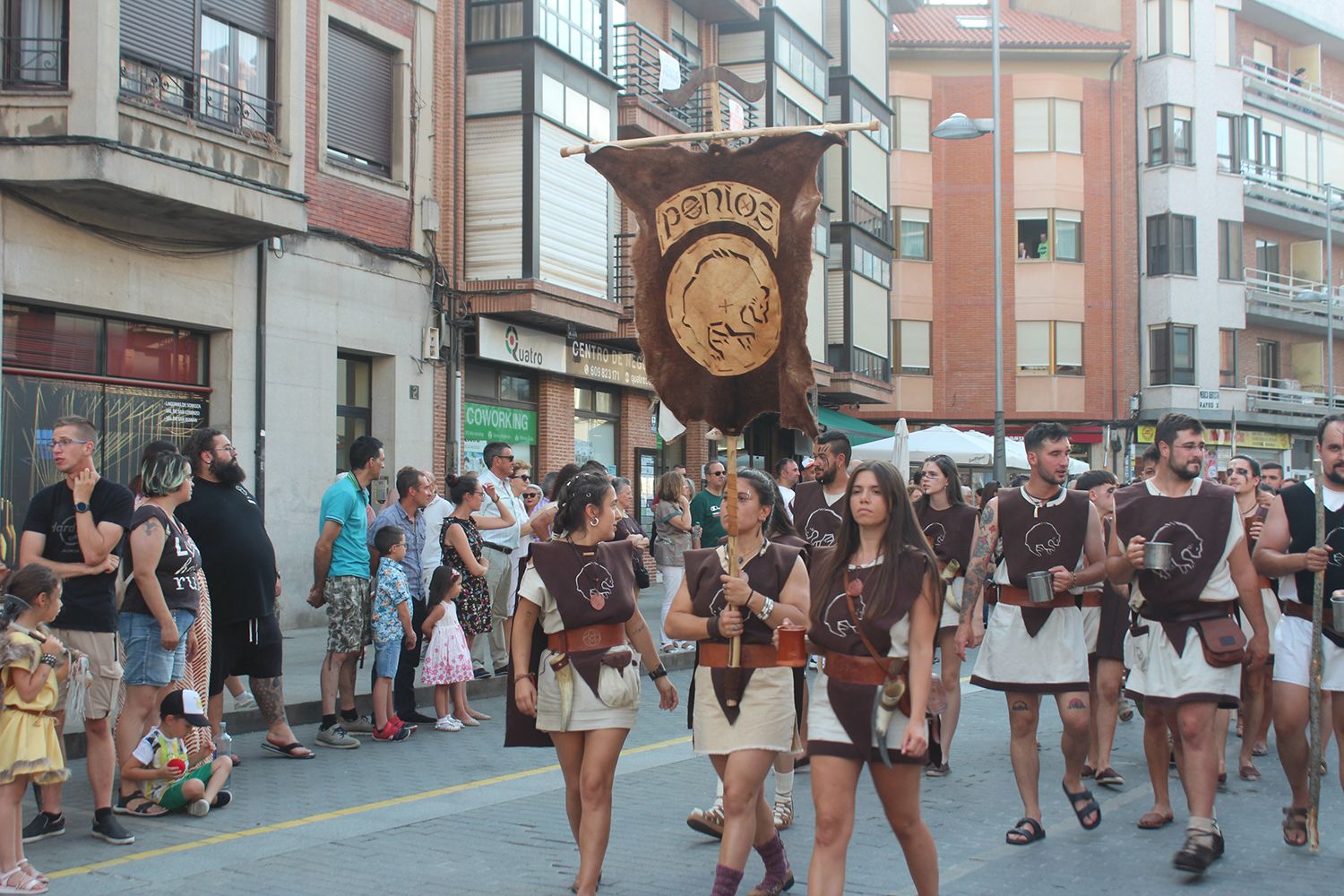 Desfile, campamento y mercado de Astures y Romanos80