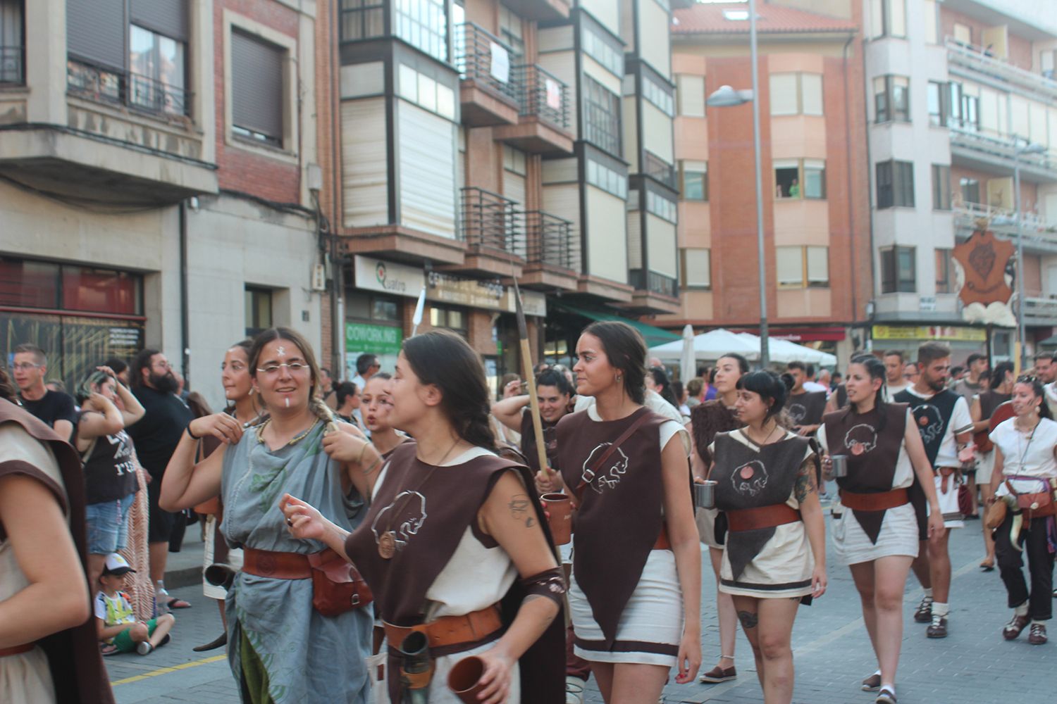 Desfile, campamento y mercado de Astures y Romanos81