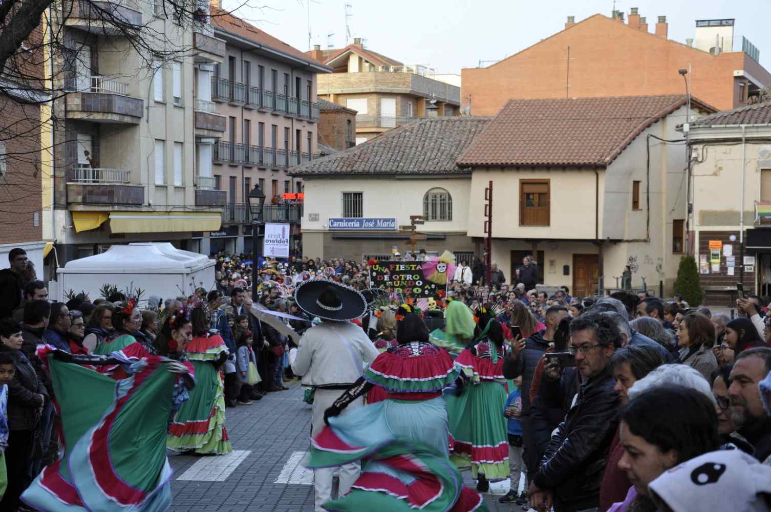 Valencia de Don Juan (León) se prepara para un viernes lleno de color con el Carnaval de Verano 