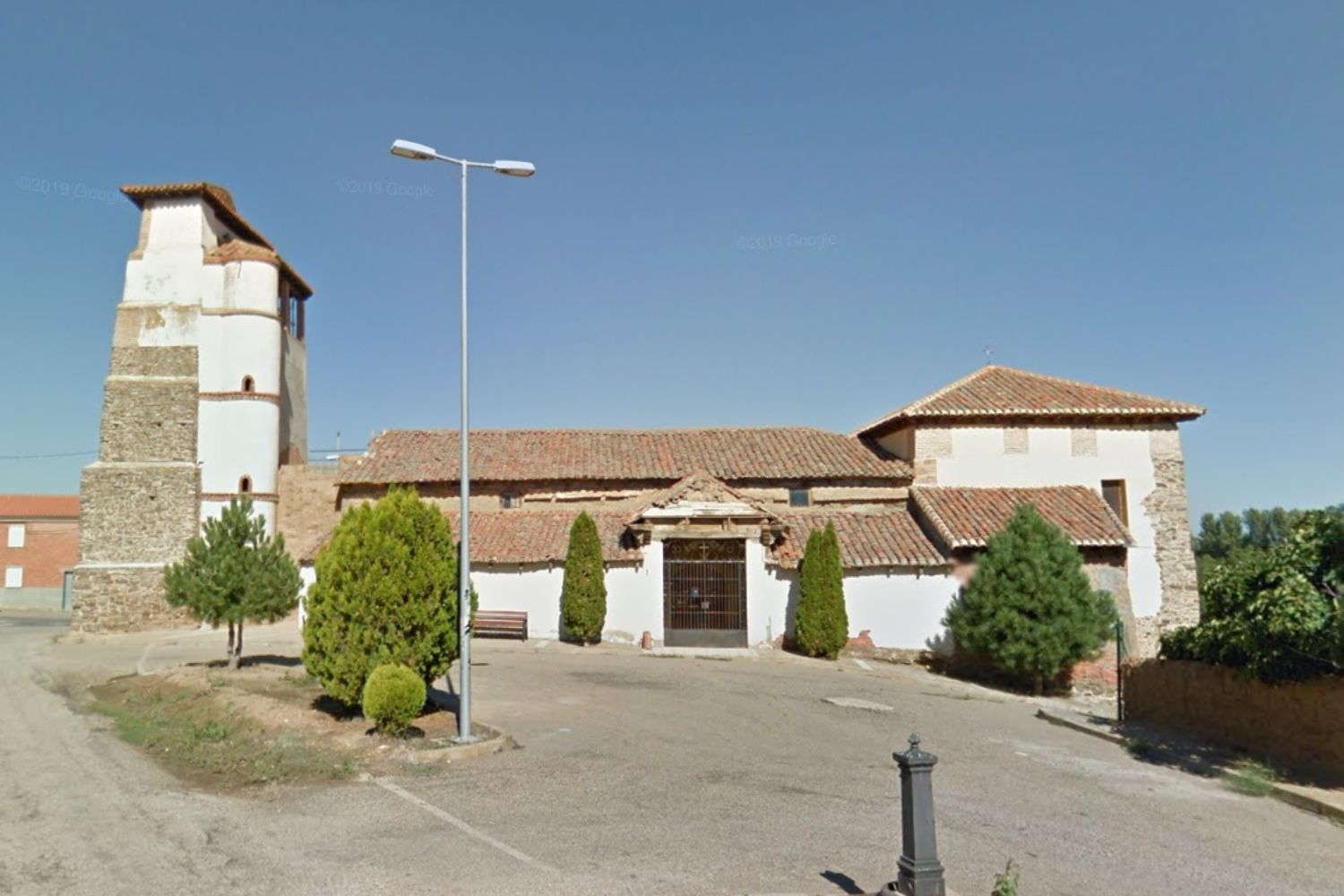 Cae desplomado el tejado de la iglesia de Villagallegos (León) Cae desplomado el tejado de la iglesia de Villagallegos (León)