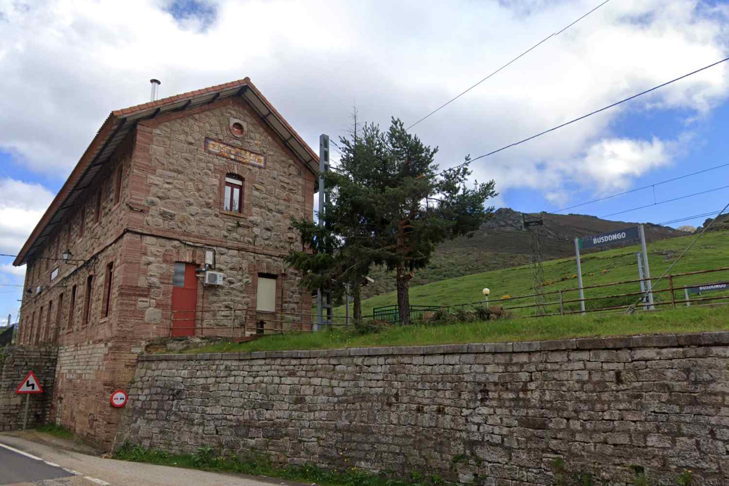 estacion de tren busdongo