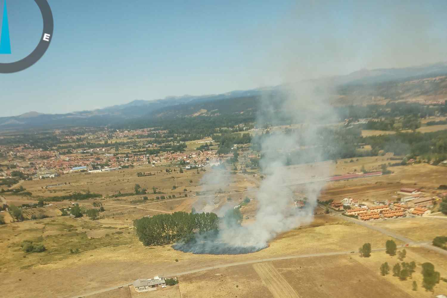 Extinguido un incendio periurbano en Azadinos (León)