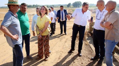 La consejera de Agricultura visita las obras de modernización del regadío de la Comunidad de Regantes del Canal Alto de Villares
