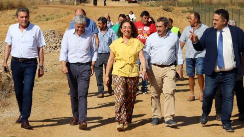La consejera de Agricultura visita las obras de modernización del regadío de la Comunidad de Regantes del Canal Alto de Villares