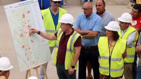 La consejera de Agricultura visita las obras de modernización del regadío de la Comunidad de Regantes del Canal Alto de Villares