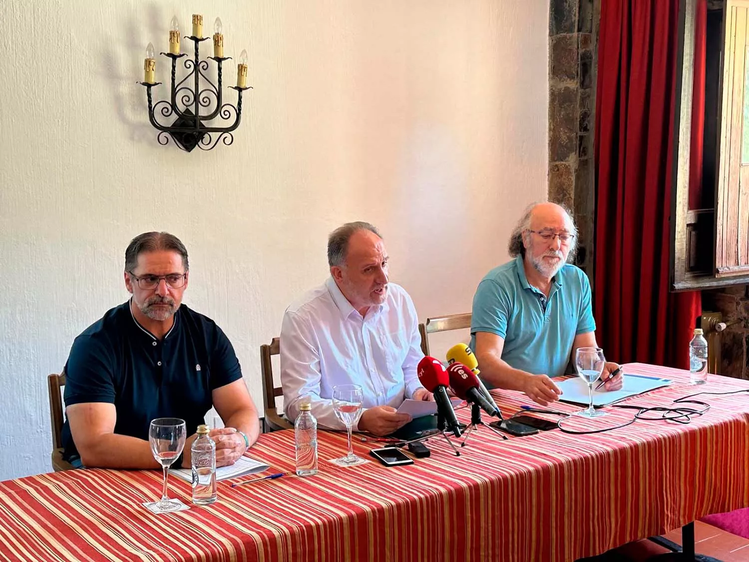 El grupo de reflexión y debate Unidad Leonesa presente este martes 6 de agosto en el Bierzo (1)