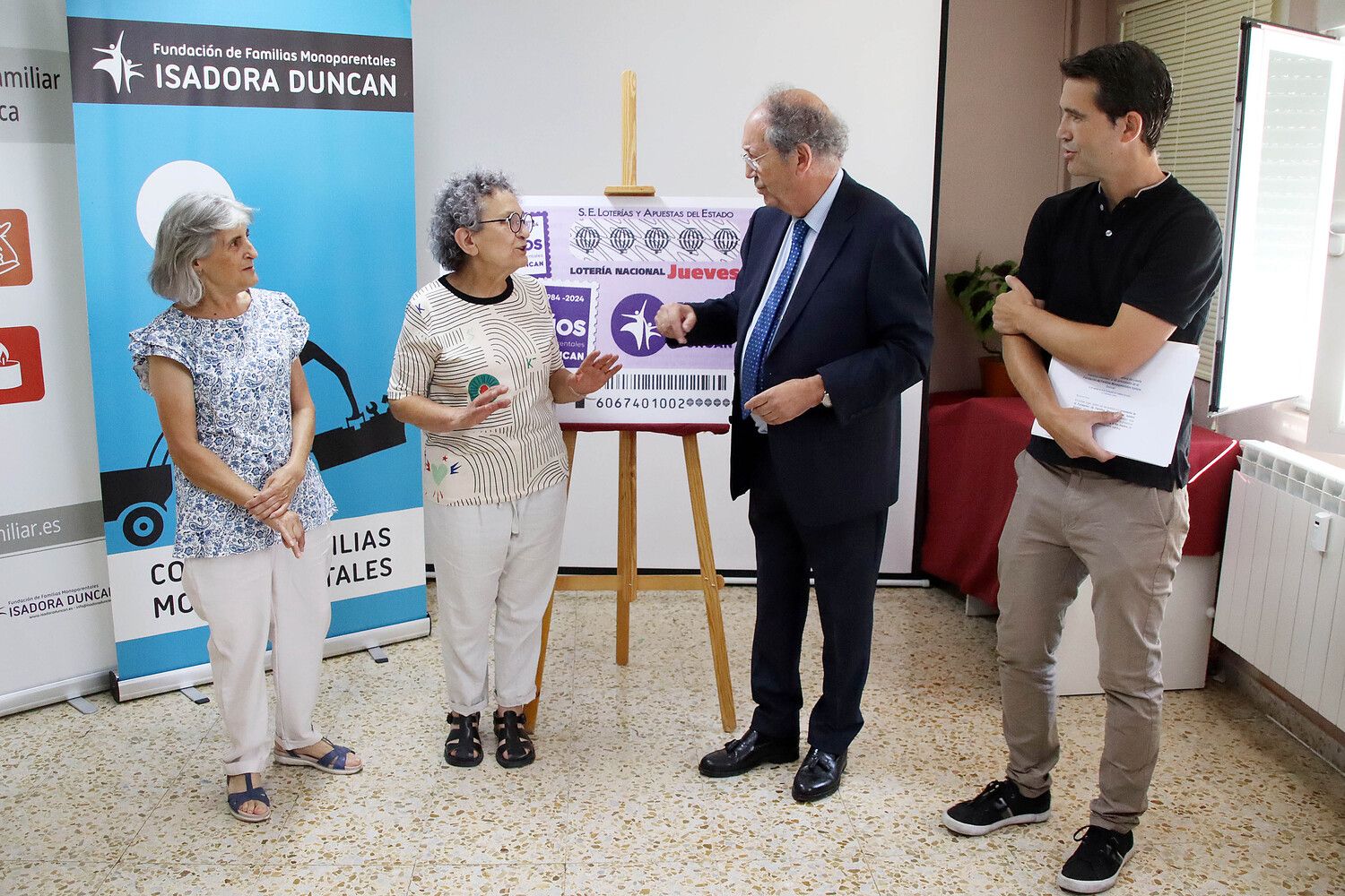 Décimo de Lotería Nacional dedicado a la Fundación de Familias Monoparentales Isadora Duncan de León