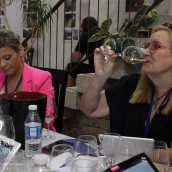 Imagen de la cata a ciegas | Cuatro vinos de la DO León brillan en los Premios VinDuero-VinDouro 2024