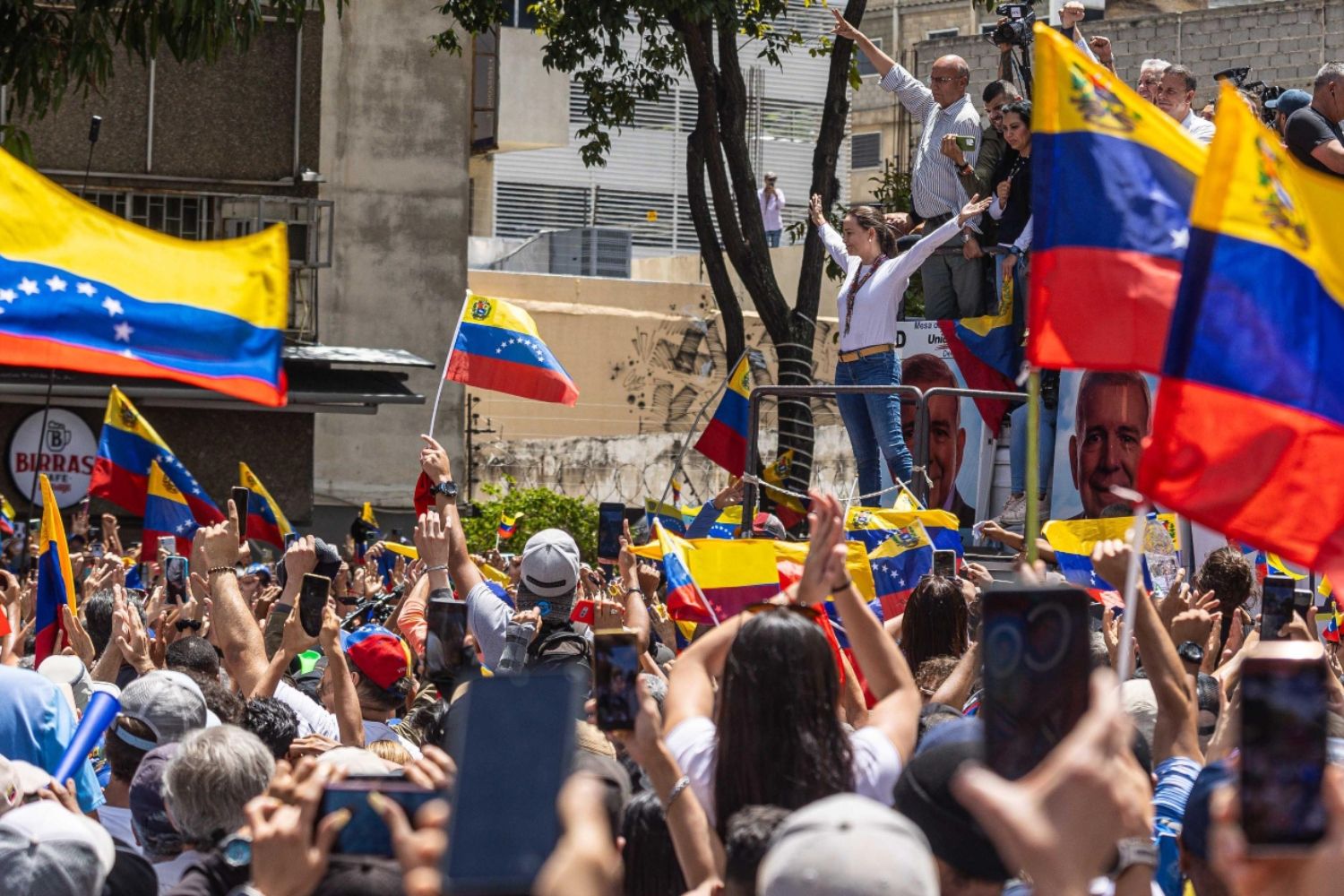 Las protestas llenan las calles de Caracas (Venezuela) |RTVE 