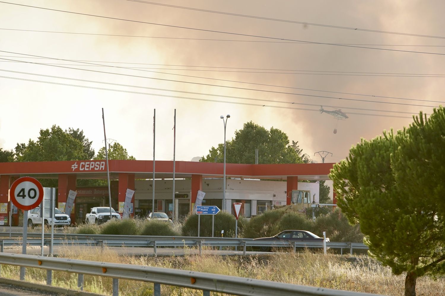 Incendio forestal de en Castrillo de los Polvazares (León) | Campillo / ICAL