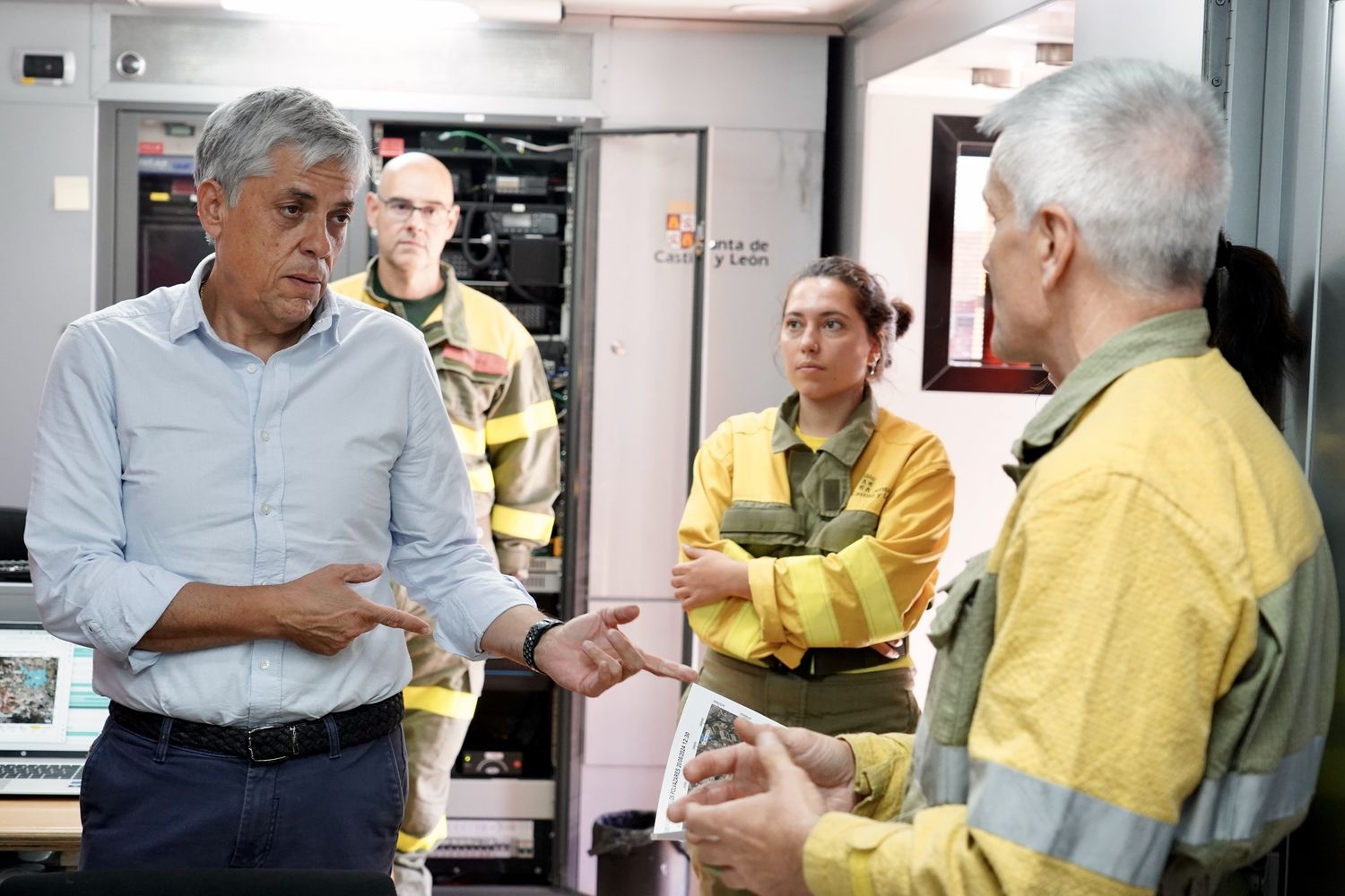  El incendio forestal de Castrillo de los Polvazaresbaja a nivel 1 | Campillo / ICAL.