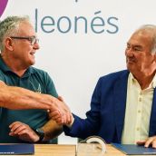 El vicesecretario del CEL, Nicesio Álvarez, y el presidente de Secot, José Ignacio Lagartos, firman un acuerdo de colaboración | Campillo / ICAL.