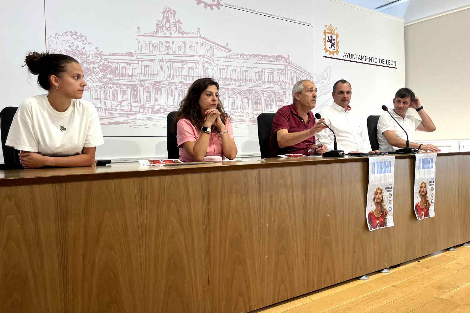 presentación torneo reino de leon