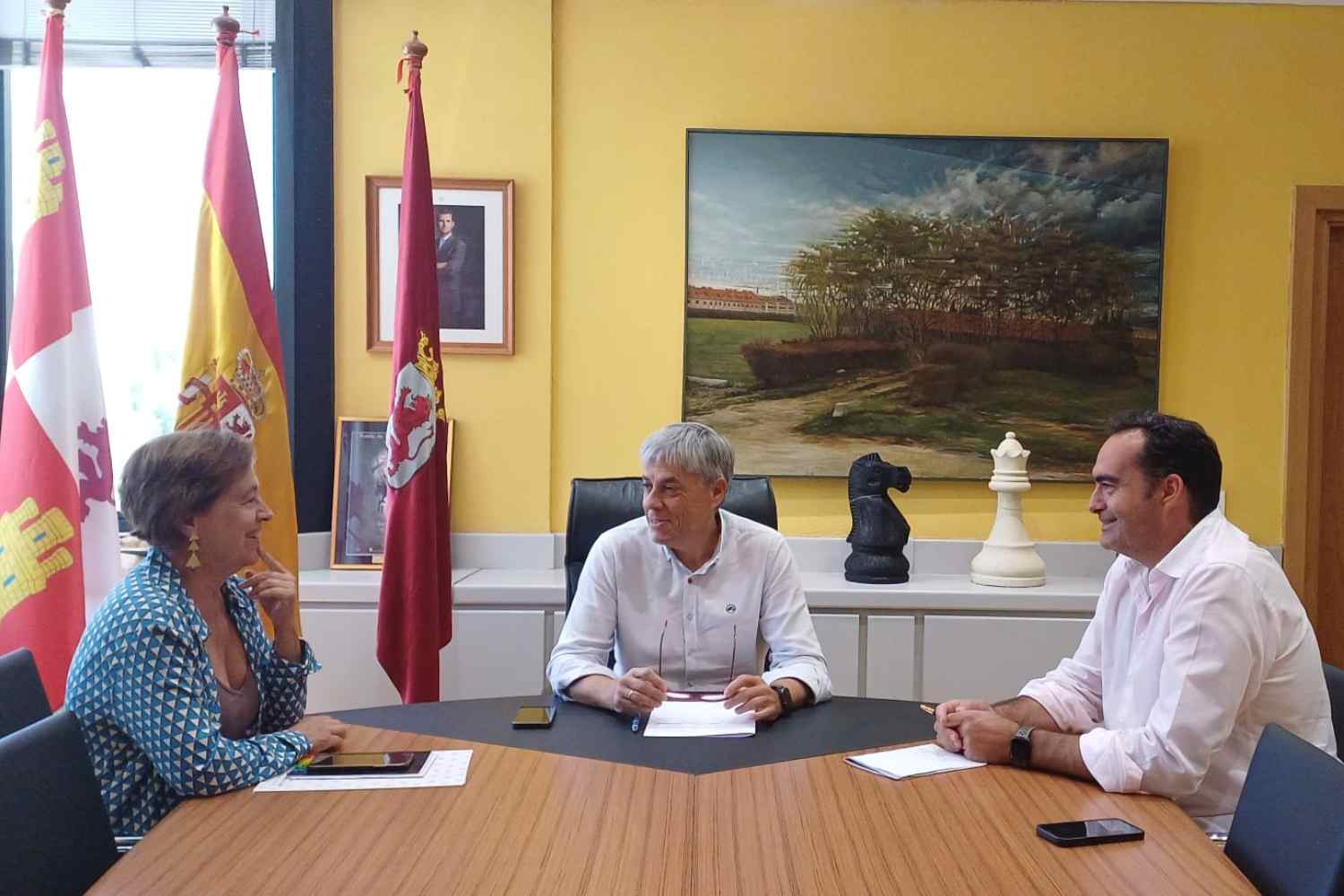 Reunión entre Eduardo Diego, Amelia Biaín y Alfonso Melón 