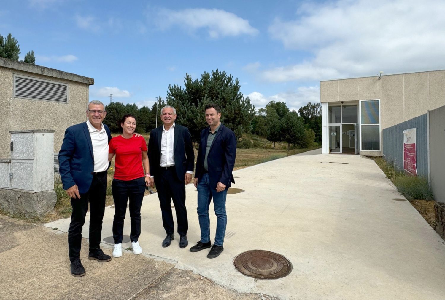 El secretario de estado de Reto Demográfico, Francés Boya, visita el municipio de Villagatón-Brañuelas (León)