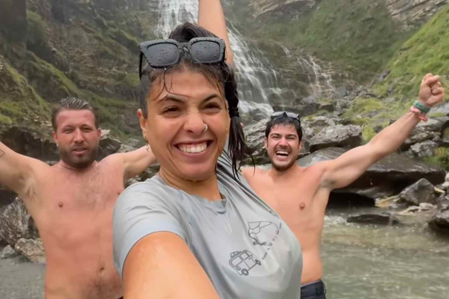 Denuncian a la influencer leonesa Lola Mencía por infringir las normas en el Parque Nacional de Ordesa (Huesca)