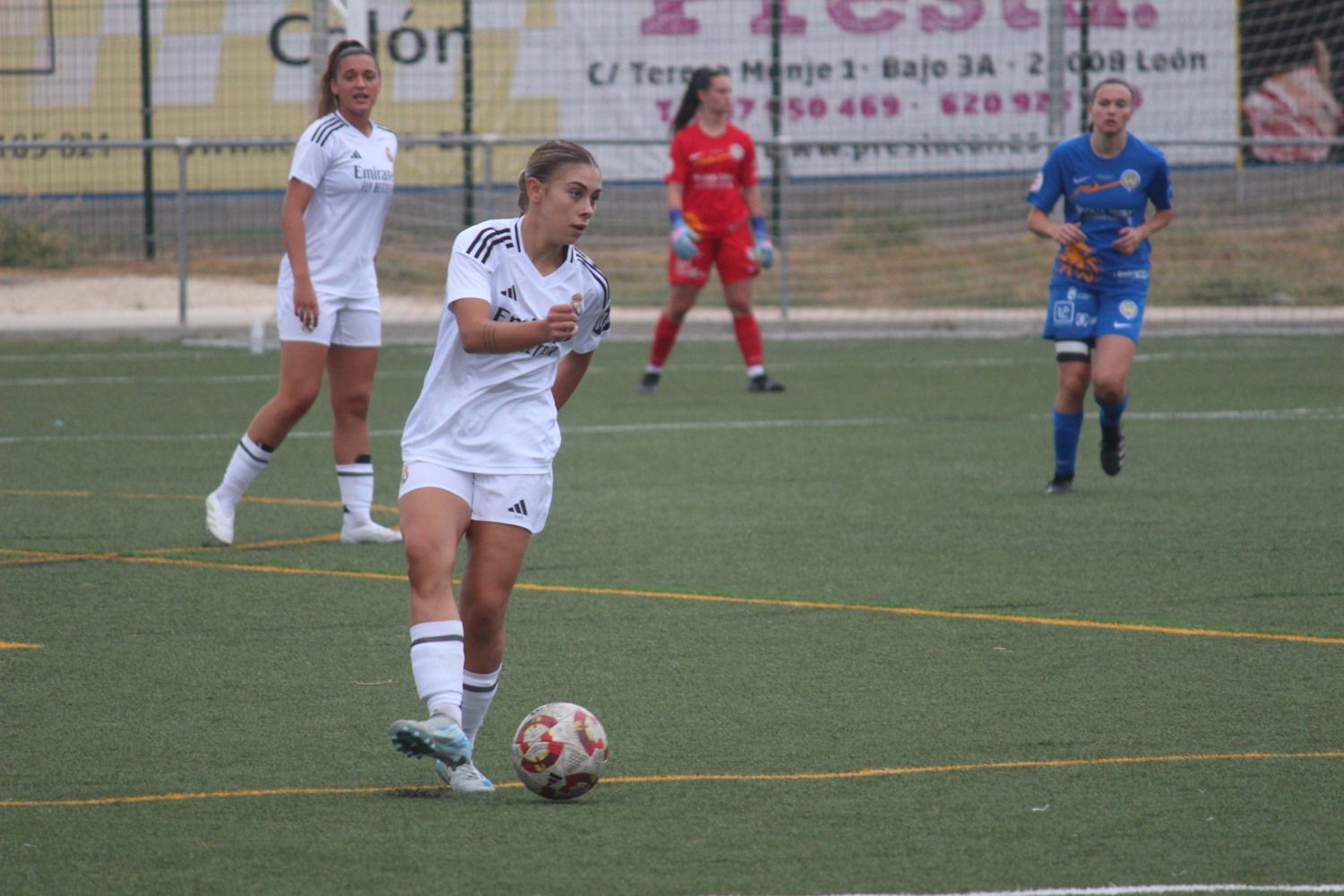 Partido entre el CD Olímpico de León y el Real Madrid B en el II Torneo Reino de LEón