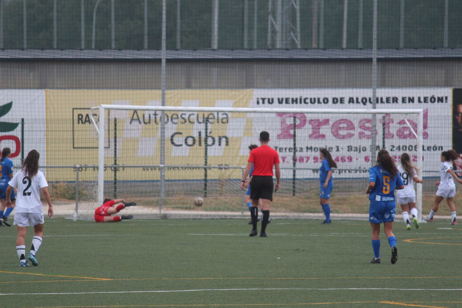 Partido entre el CD Olímpico de León y el Real Madrid B en el II Torneo Reino de LEón