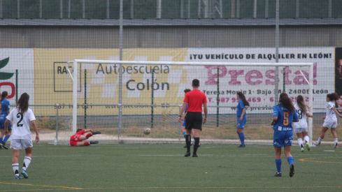 Partido entre el CD Olímpico de León y el Real Madrid B en el II Torneo Reino de LEón