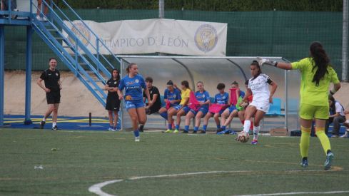 Partido entre el CD Olímpico de León y el Real Madrid B en el II Torneo Reino de LEón