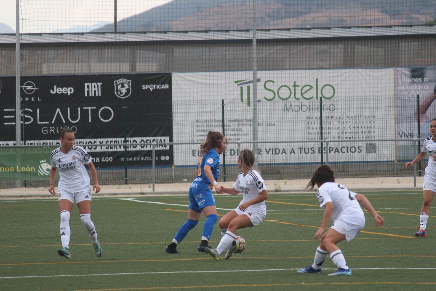 Partido entre el CD Olímpico de León y el Real Madrid B en el II Torneo Reino de LEón