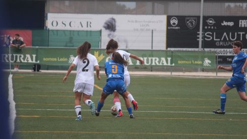 Partido entre el CD Olímpico de León y el Real Madrid B en el II Torneo Reino de LEón
