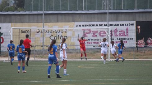 Partido entre el CD Olímpico de León y el Real Madrid B en el II Torneo Reino de LEón