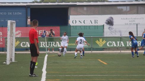 Partido entre el CD Olímpico de León y el Real Madrid B en el II Torneo Reino de LEón