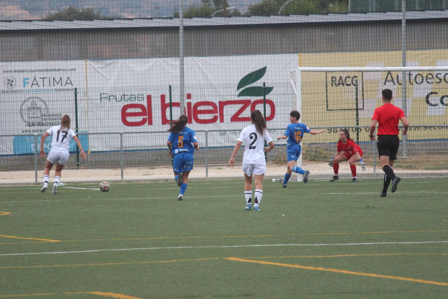 Partido entre el CD Olímpico de León y el Real Madrid B en el II Torneo Reino de LEón