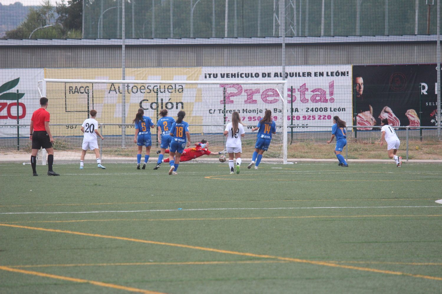 Partido entre el CD Olímpico de León y el Real Madrid B en el II Torneo Reino de LEón