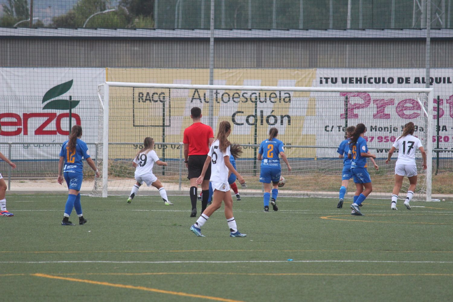 Partido entre el CD Olímpico de León y el Real Madrid B en el II Torneo Reino de LEón