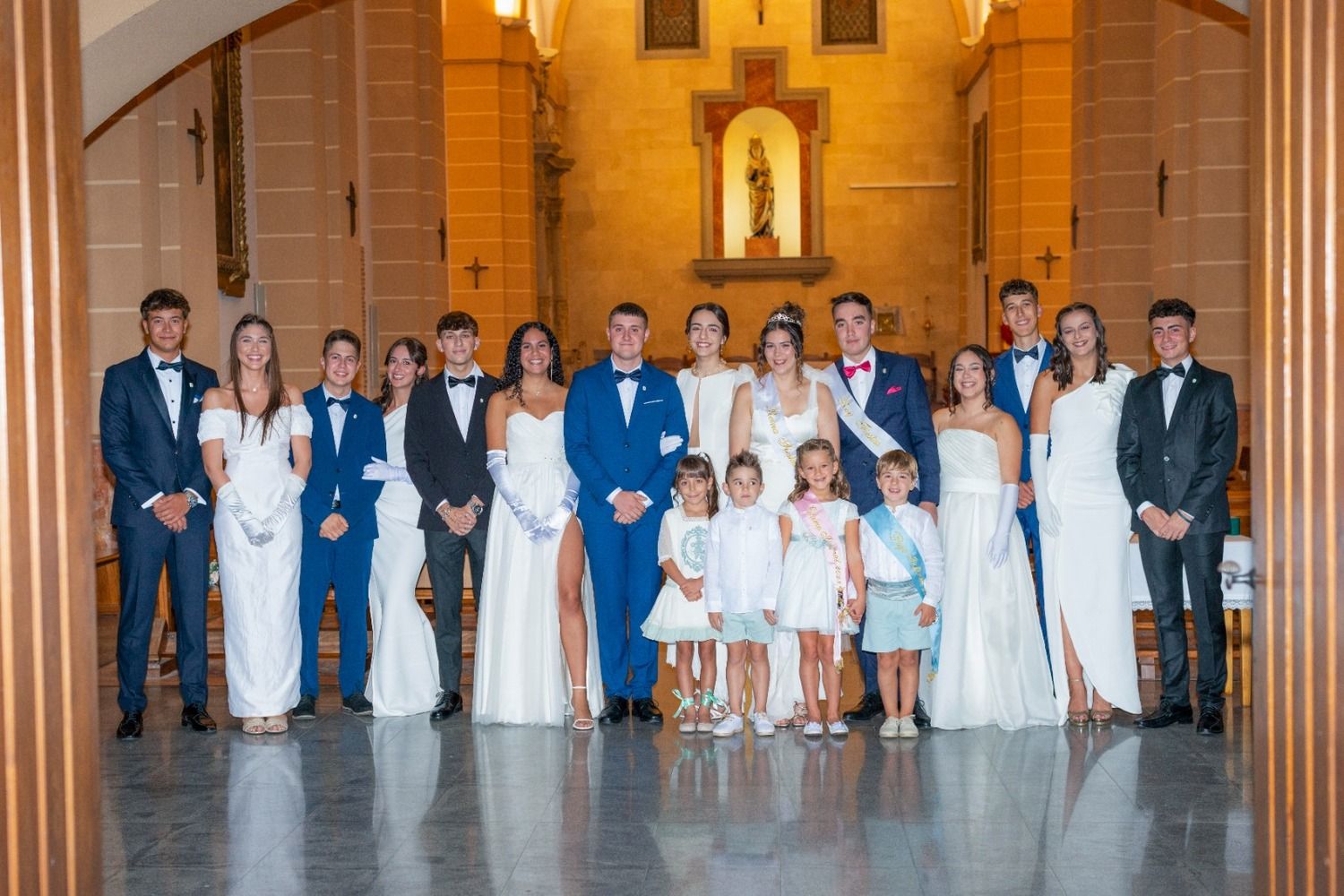 Coronación y presentación de la Reina y el Rey de las Fiestas de Valencia de Don Juan