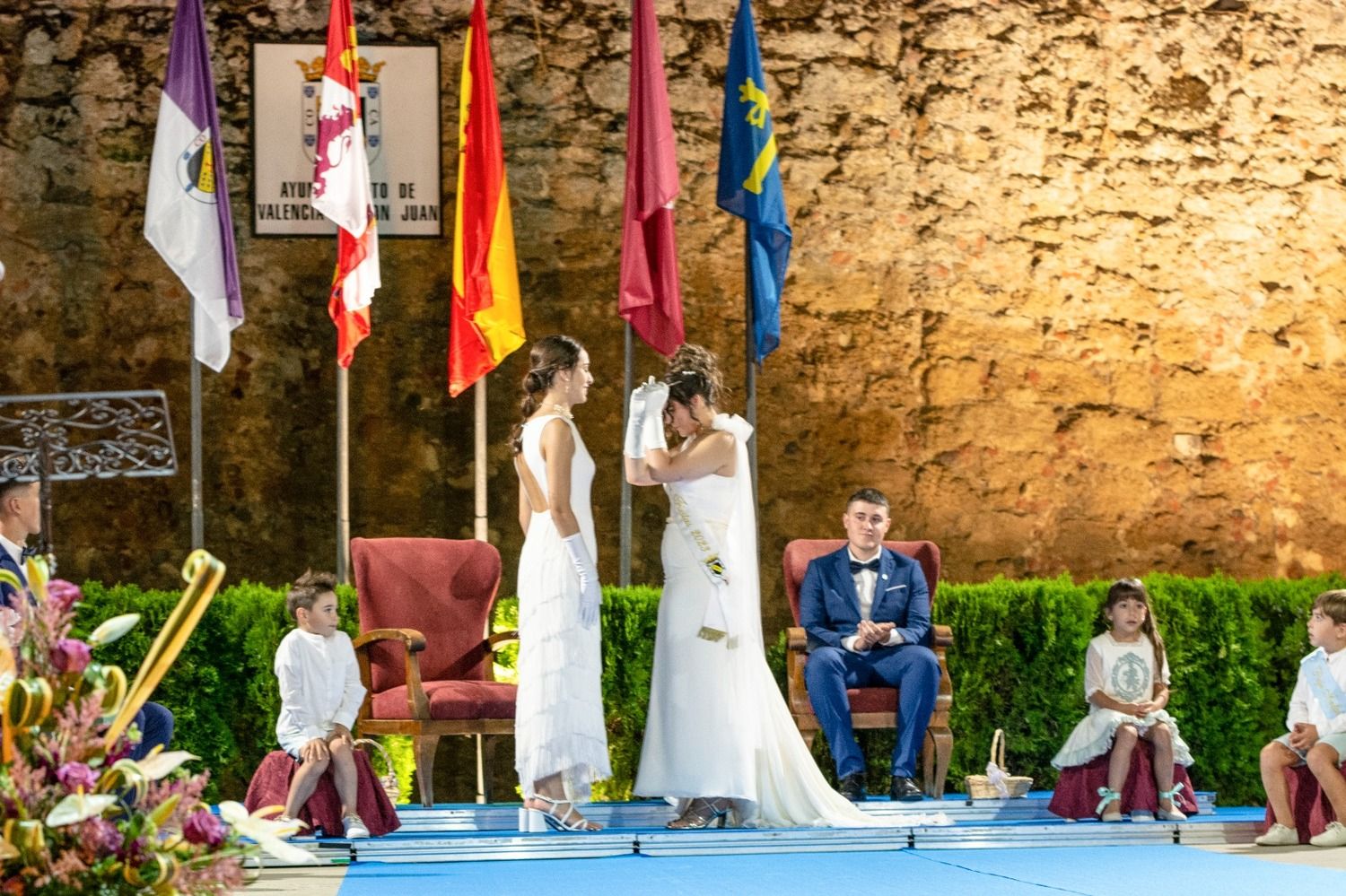 Coronación y presentación de la Reina y el Rey de las Fiestas de Valencia de Don Juan